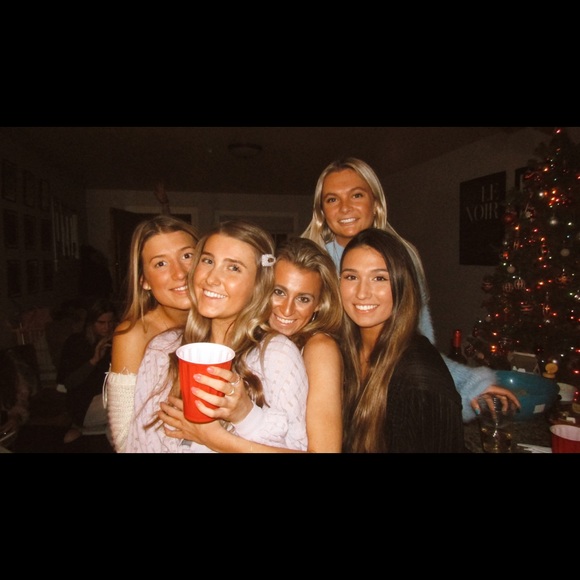 Meet your Posher, Andrea - Picture 1 of 1